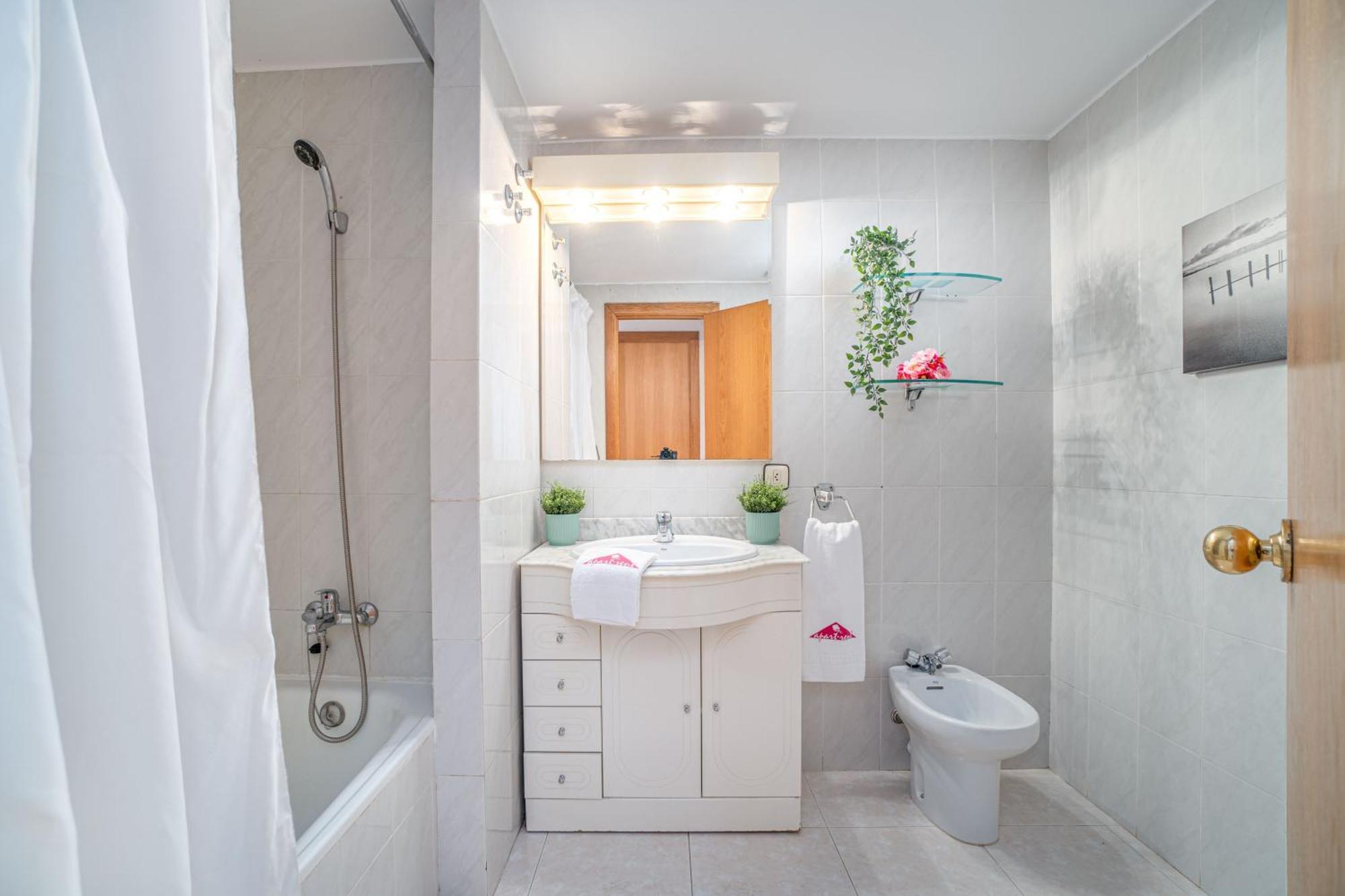 Basic Comfort Apartamento Gran Reserva Lluna 0053 艾姆布里亚布拉瓦 外观 照片